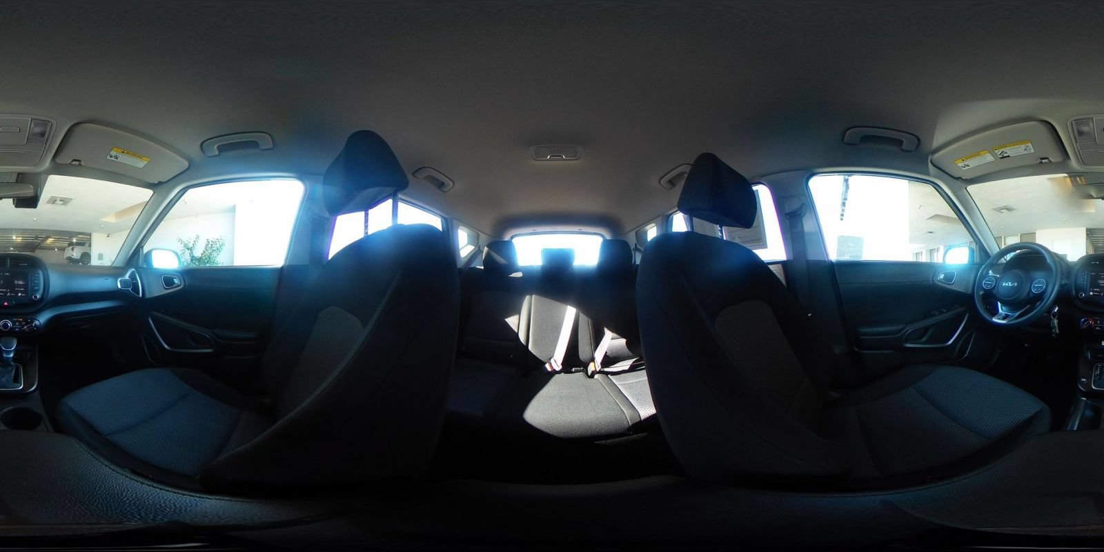 Used 2025 Kia Soul LX w/ LX Technology Package FWD image 40