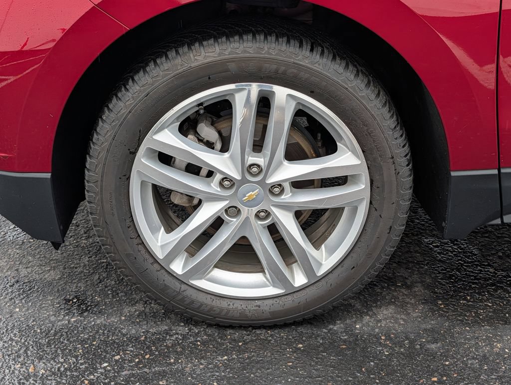 Used 2018 Chevrolet Equinox Premier FWD image 12