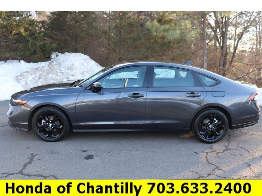 Certified 2025 Honda Accord SE image 4