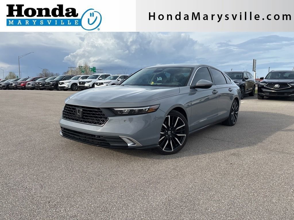 Used 2023 Honda Accord Touring image 1