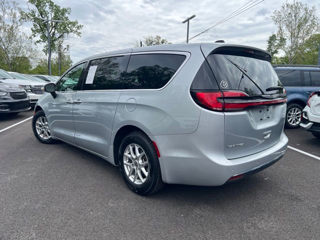 Used 2023 Chrysler Pacifica Touring-L FWD image 29