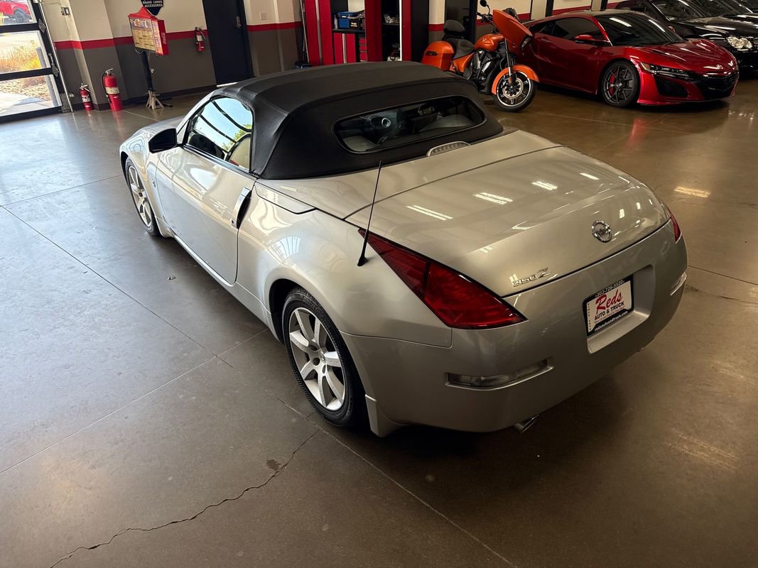 Used 2004 Nissan 350Z Enthusiast w/ Side Airbags Pkg image 28