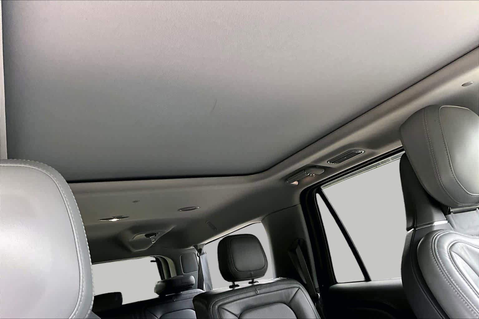 Used 2020 Lincoln Navigator L Reserve w/ Luxury Package AWD/4WD image 14