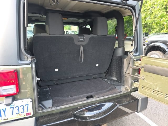 Used 2015 Jeep Wrangler Sport AWD/4WD image 13