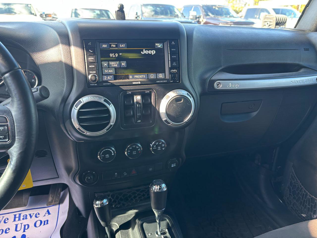 Used 2016 Jeep Wrangler Unlimited Sahara AWD/4WD image 17