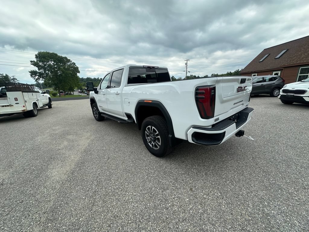 Used 2024 GMC Sierra 2500 AT4 w/ AT4 Preferred Package AWD/4WD image 3