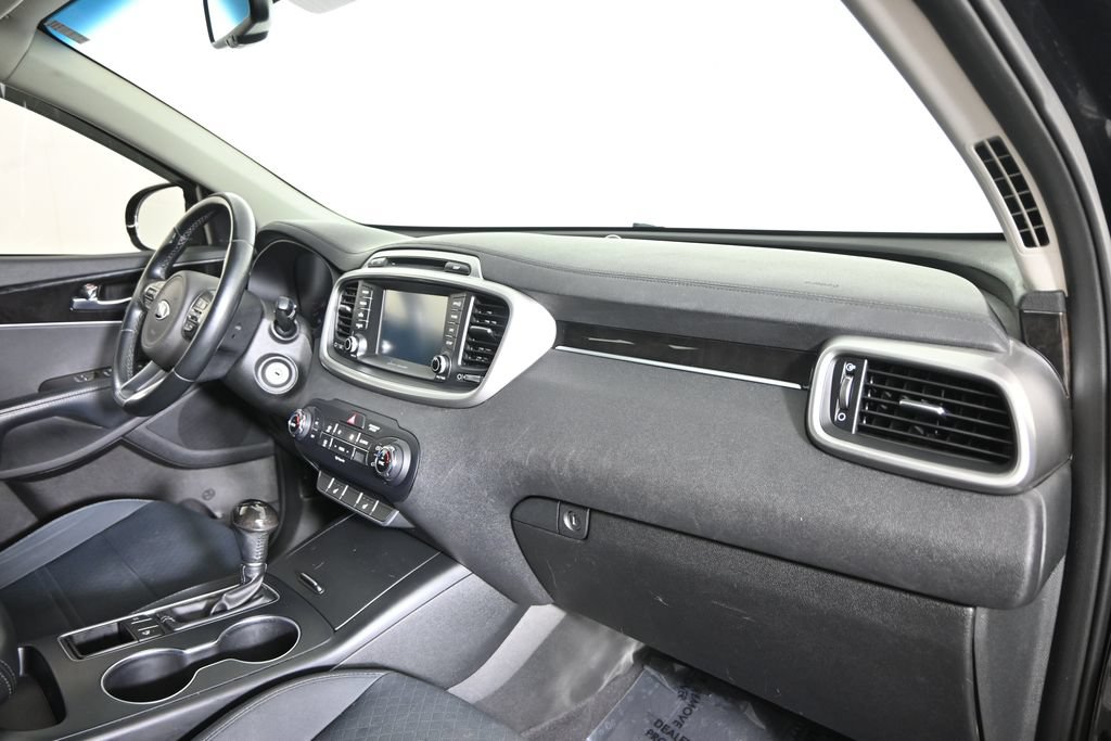 Used 2018 Kia Sorento FWD image 14