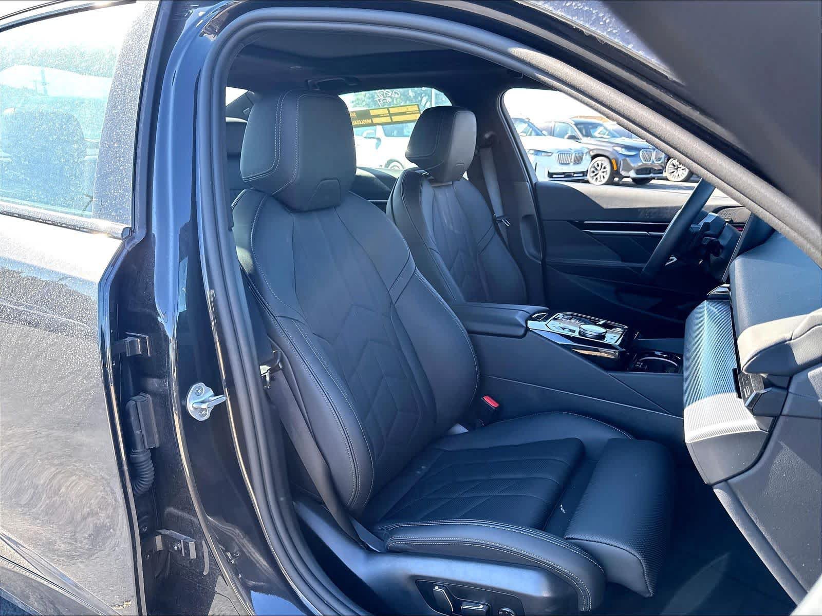 Used 2026 BMW 530i RWD image 29