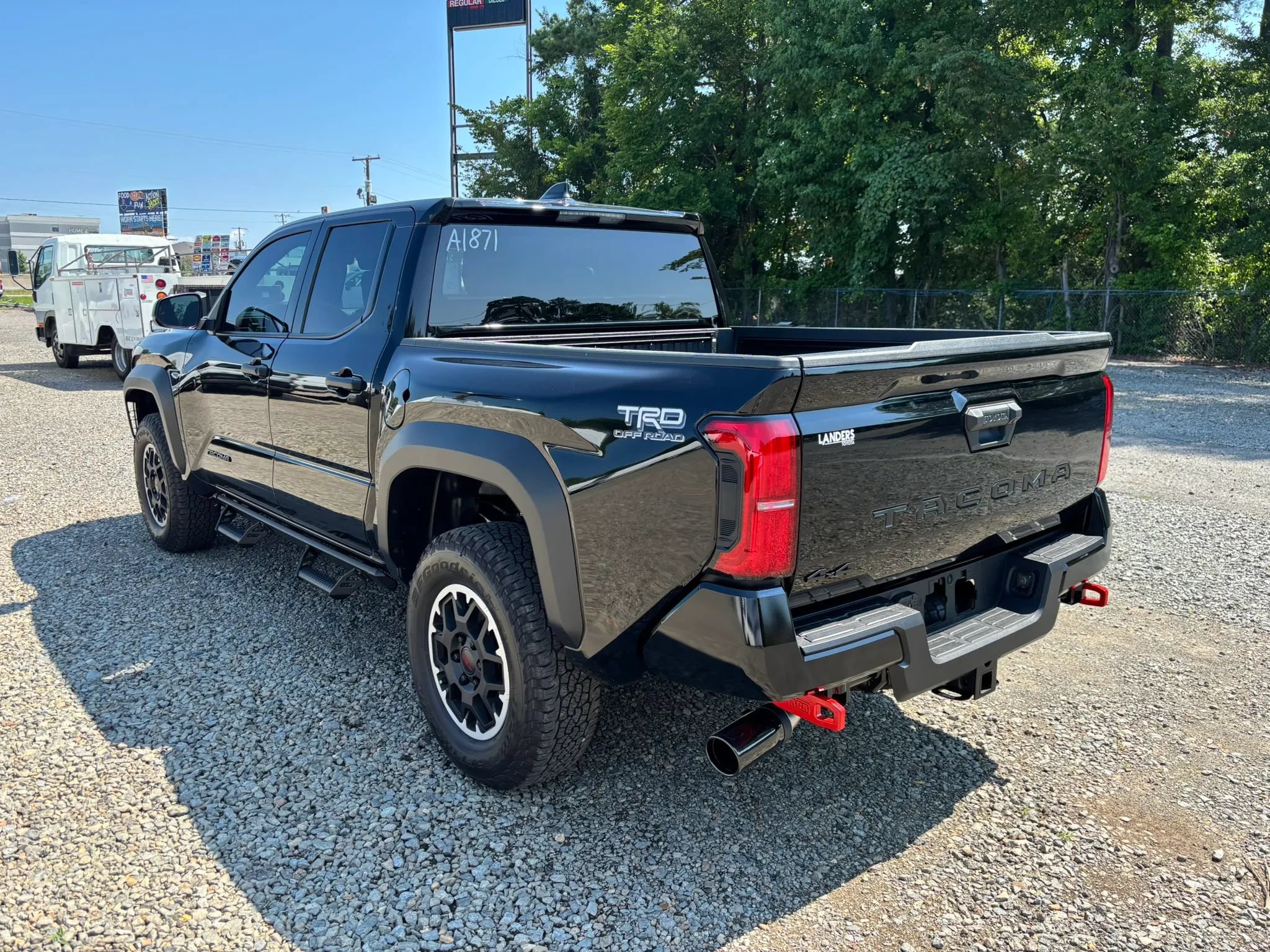 Used 2026 Toyota Tacoma TRD Off-Road AWD/4WD image 3