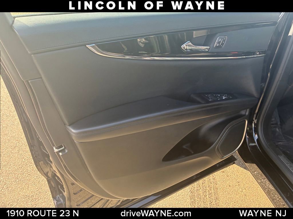 Certified 2023 Lincoln Nautilus AWD w/ Premium Package image 13