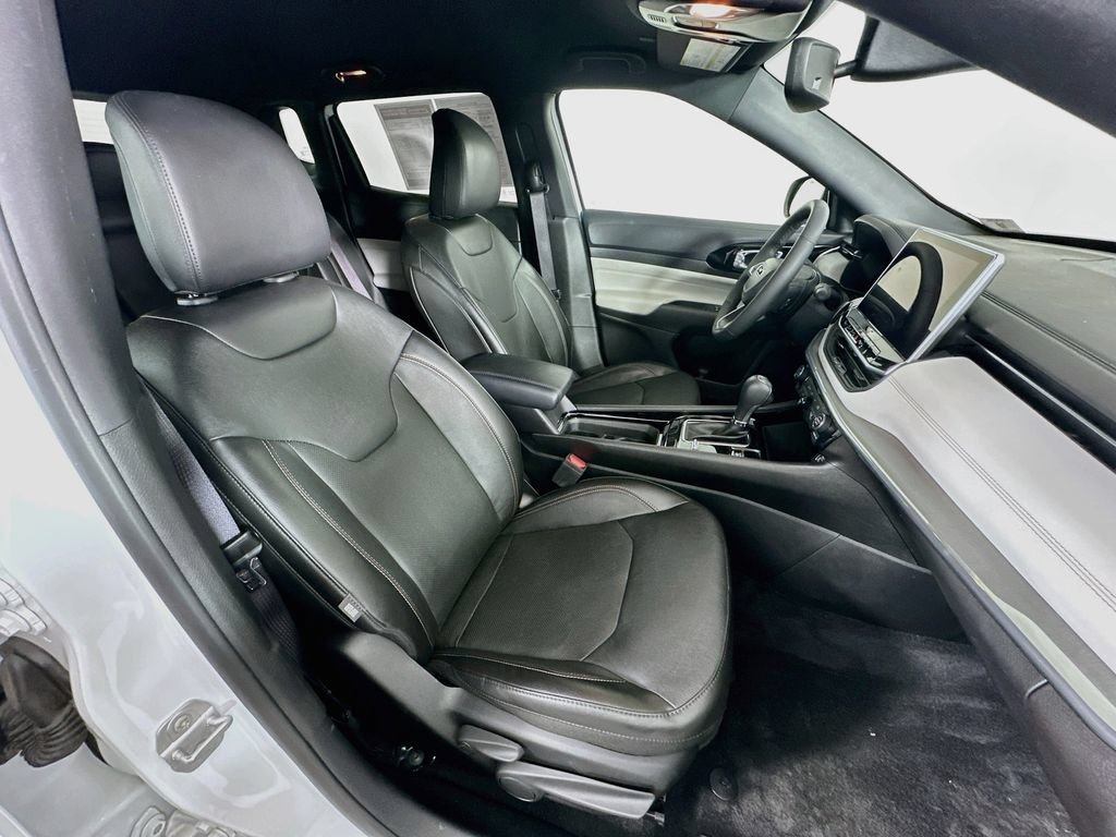Certified 2023 Jeep Compass Limited AWD/4WD image 37