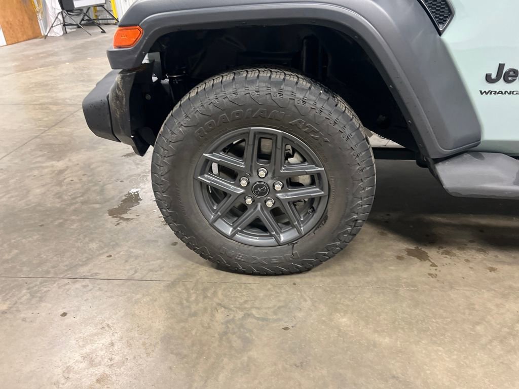 Used 2024 Jeep Wrangler Sport S image 9