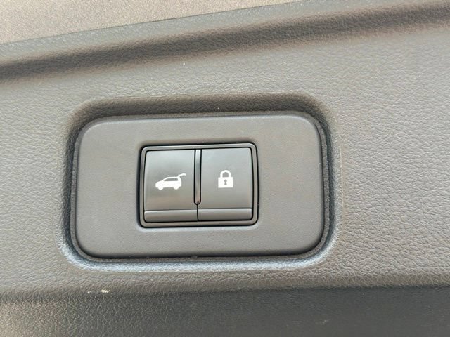 Used 2023 Nissan Pathfinder SL AWD/4WD image 7