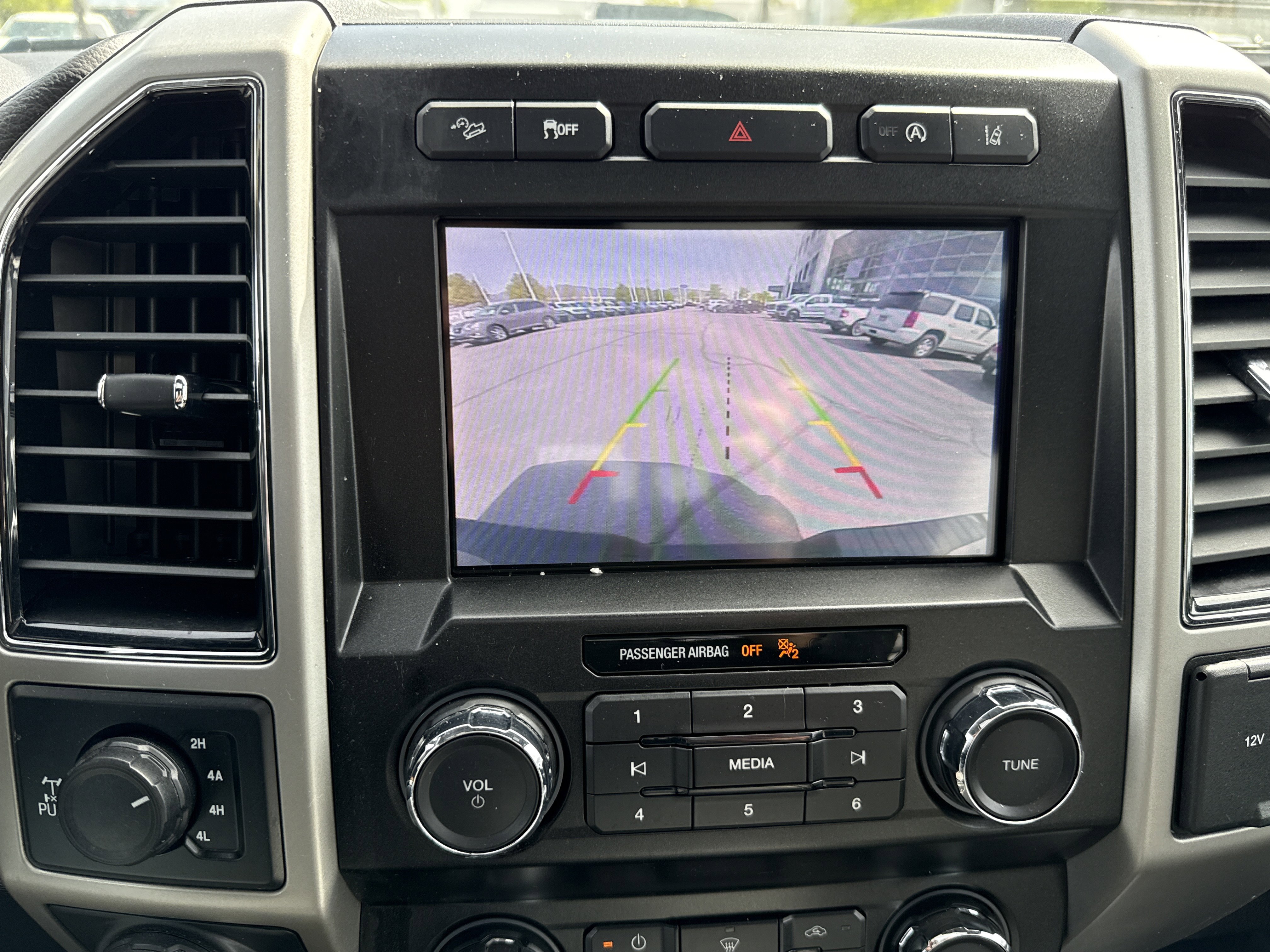 Used 2020 Ford F150 Lariat w/ Equipment Group 501A Mid image 23