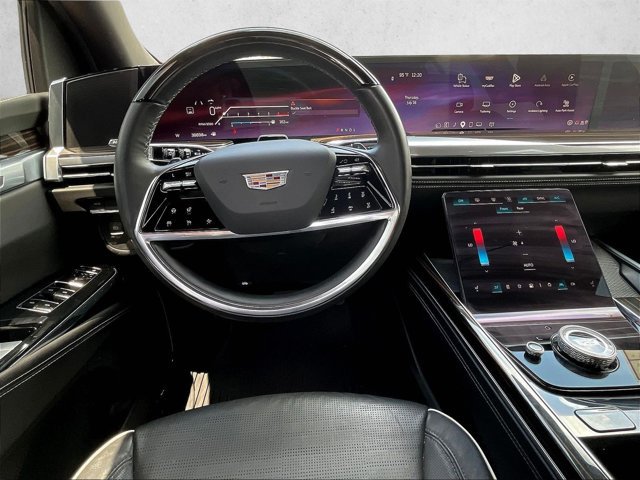 Used 2025 Cadillac Escalade Premium Luxury RWD image 7
