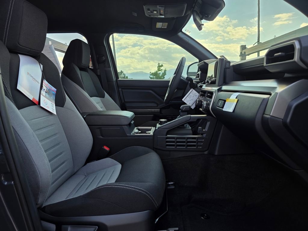 Used 2025 Toyota 4Runner TRD Off-Road image 32