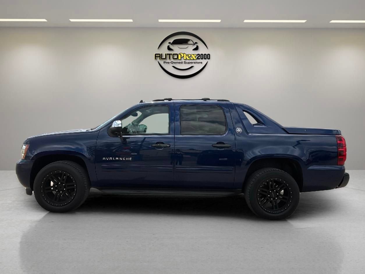 Used 2013 Chevrolet Avalanche LT w/ All-Star Edition AWD/4WD image 3