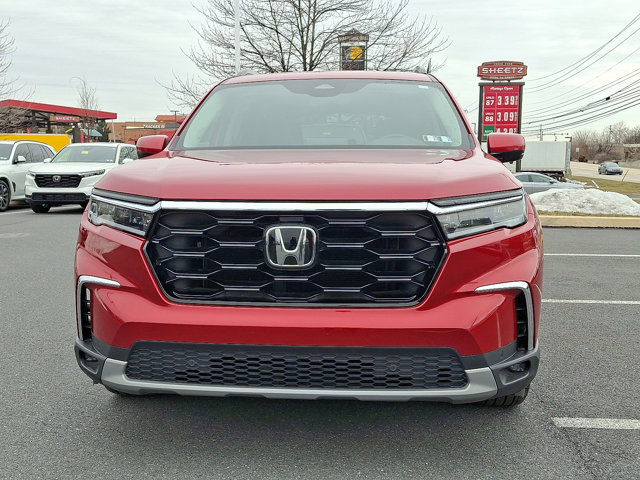 Certified 2025 Honda Pilot Touring image 2