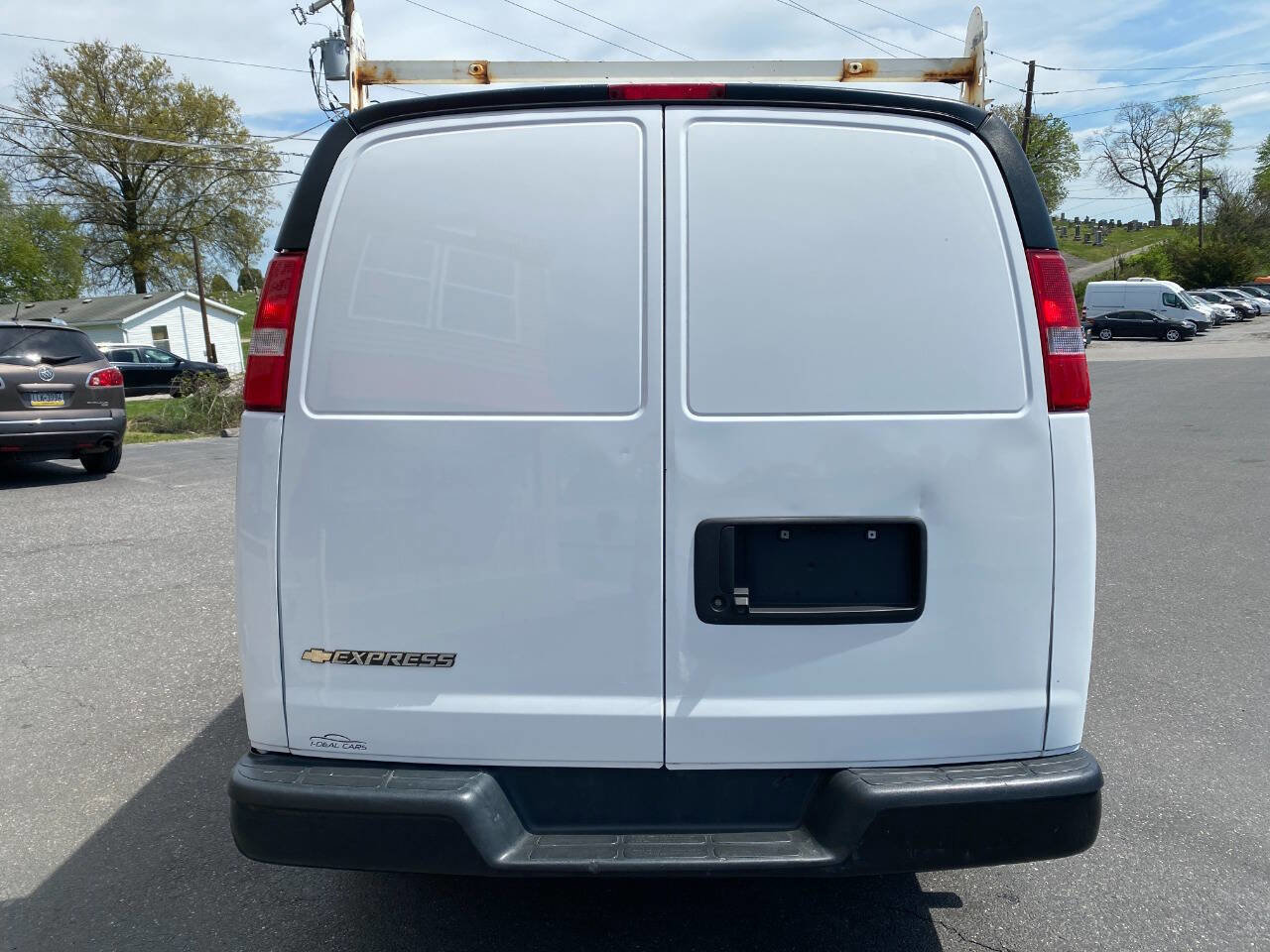 Used 2019 Chevrolet Express 2500 Extended w/ Driver Convenience Package RWD image 4