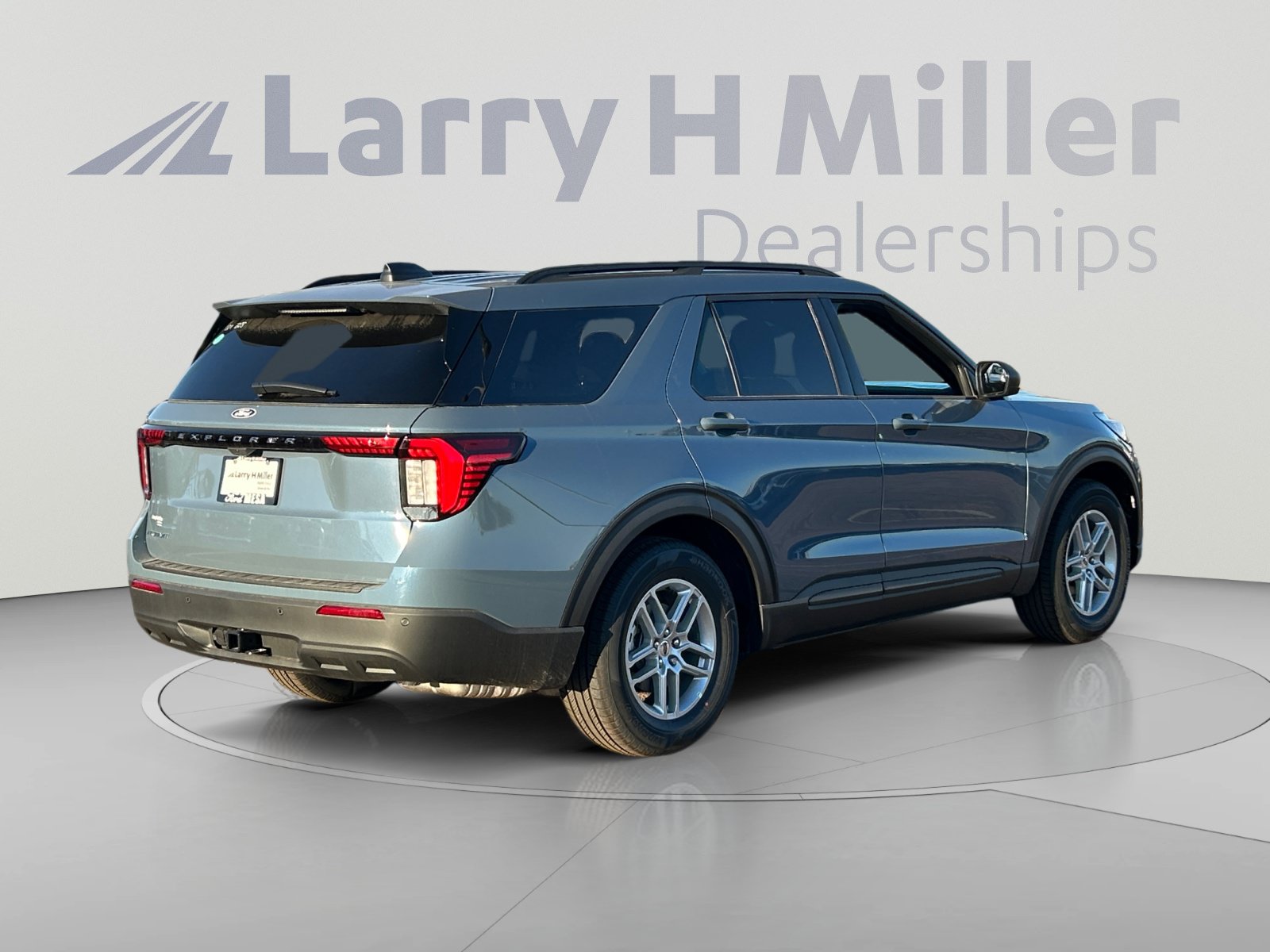 New 2027 Ford Explorer Active RWD image 5