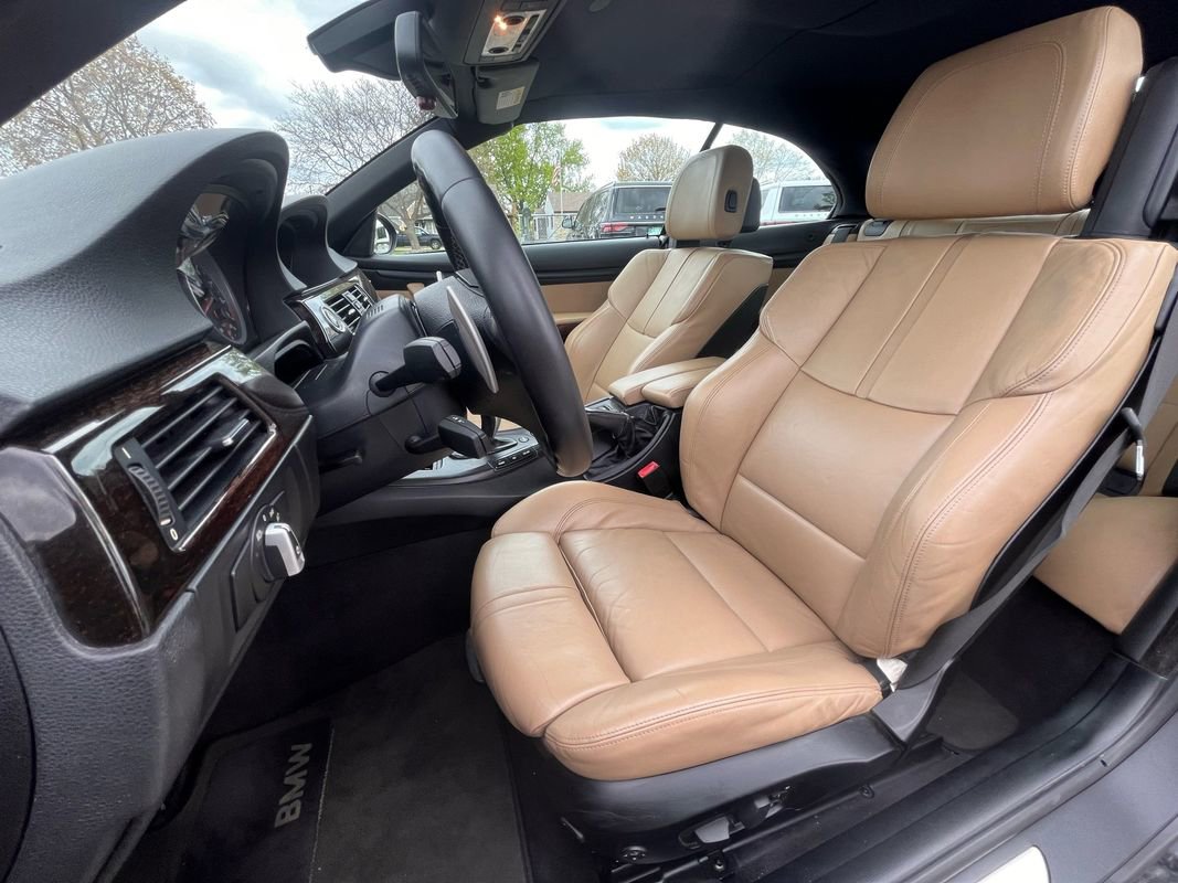 Used 2011 BMW M3 Convertible RWD image 32
