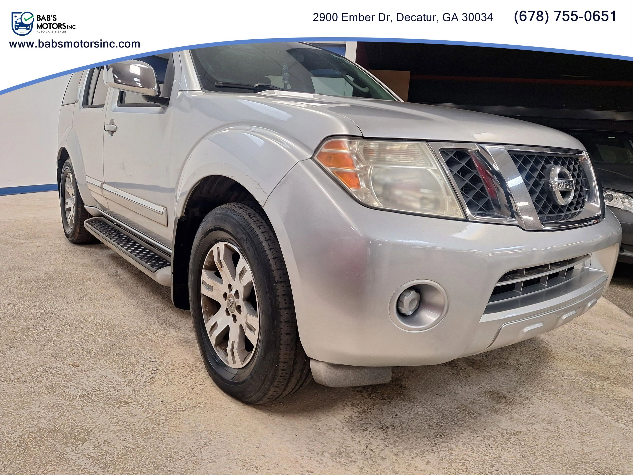 Used 2011 Nissan Pathfinder Silver RWD image 3
