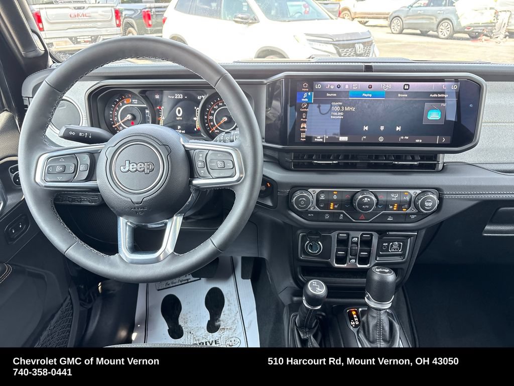 Used 2026 Jeep Wrangler Unlimited Sahara AWD/4WD image 21