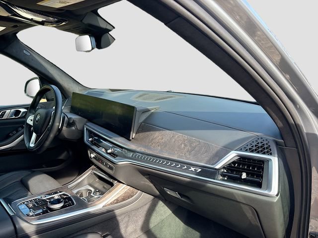 Used 2024 BMW X7 xDrive40i w/ Executive Package image 15