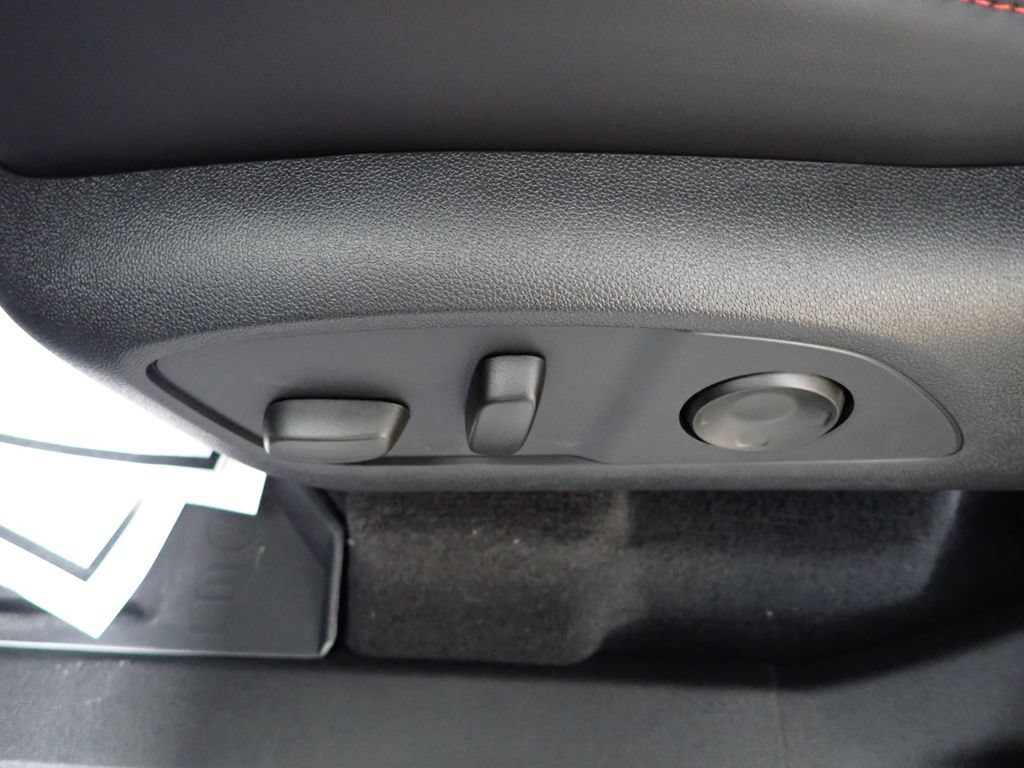 New 2027 Chevrolet Traverse RS w/ LPO, Floor Liner Package AWD/4WD image 26