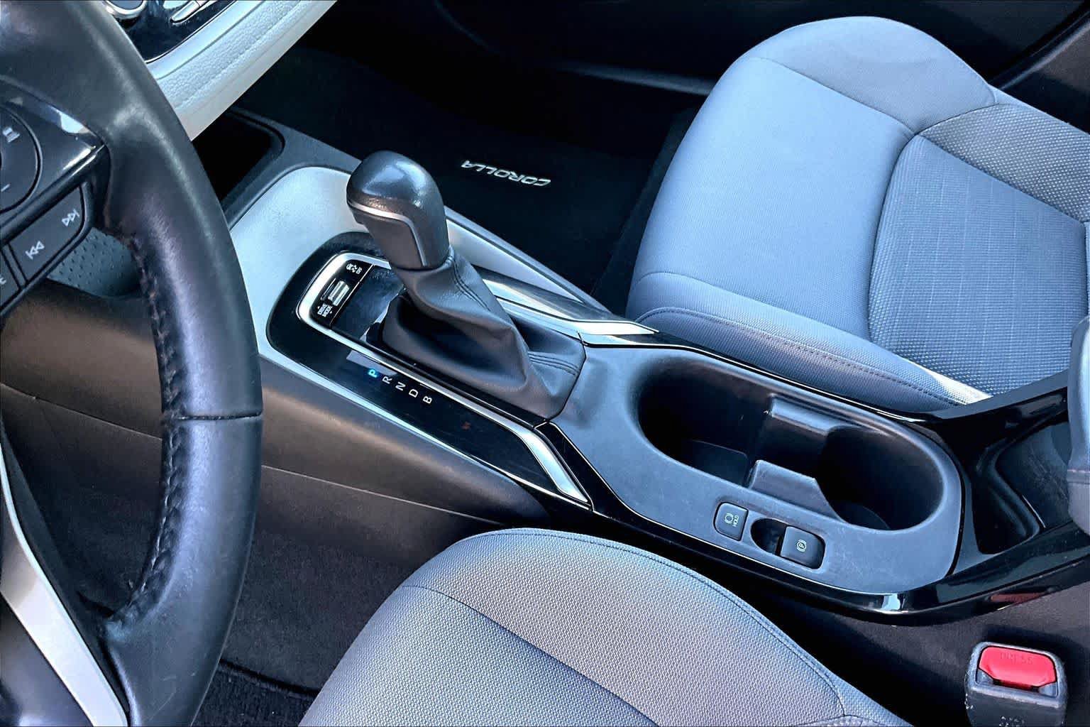Certified 2025 Toyota Corolla SE FWD image 17