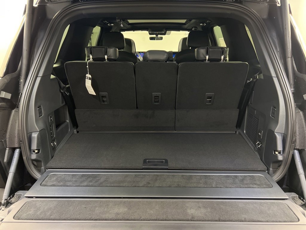 New 2026 Lincoln Navigator Reserve w/ Jet Appearance Package image 40