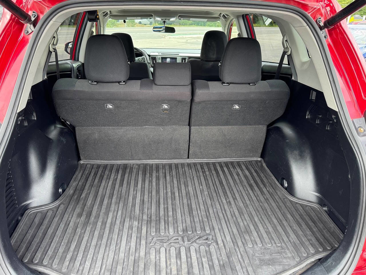 Used 2016 Toyota RAV4 XLE image 24