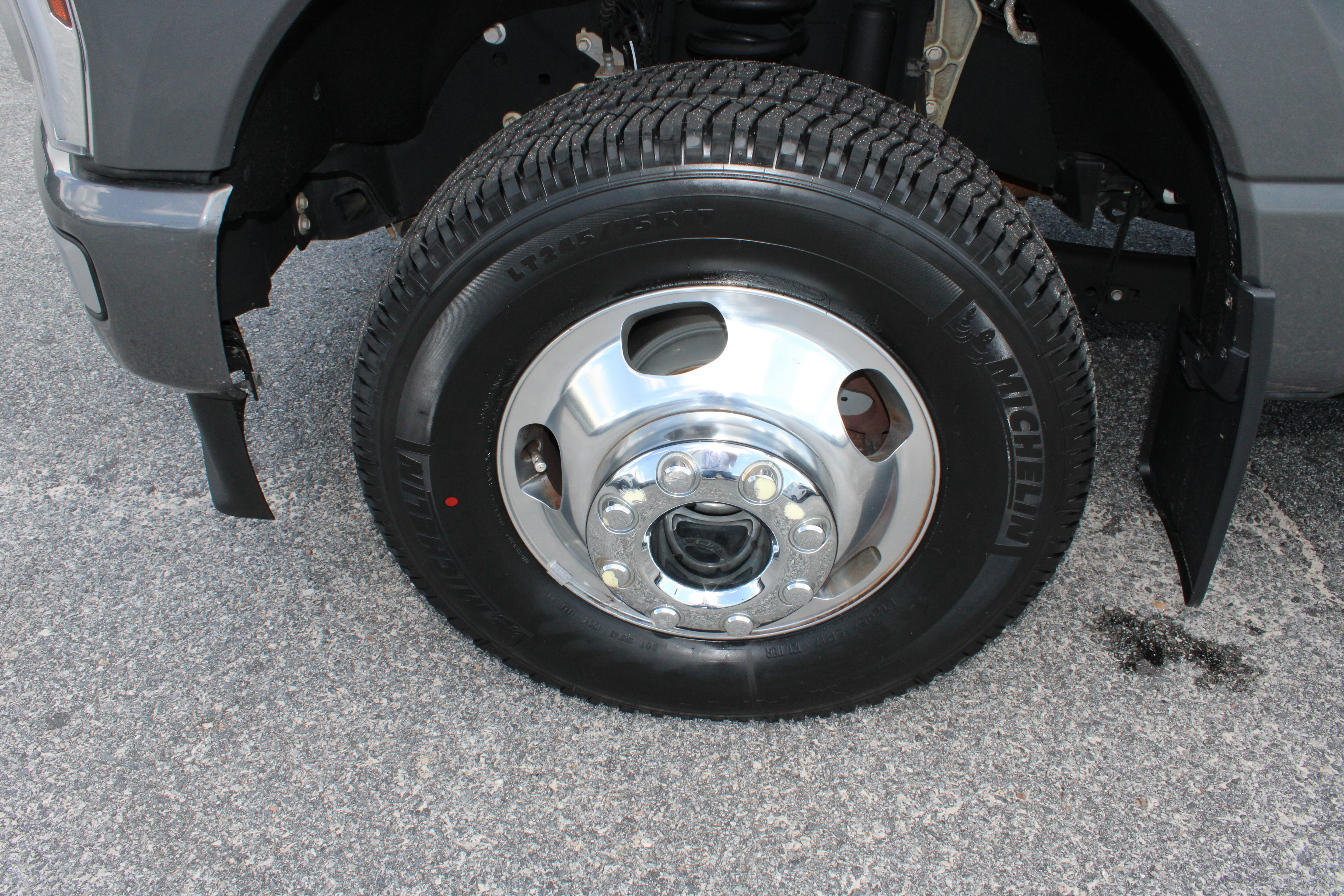 Used 2024 Ford F350 Platinum w/ FX4 Off-Road Package AWD/4WD image 11