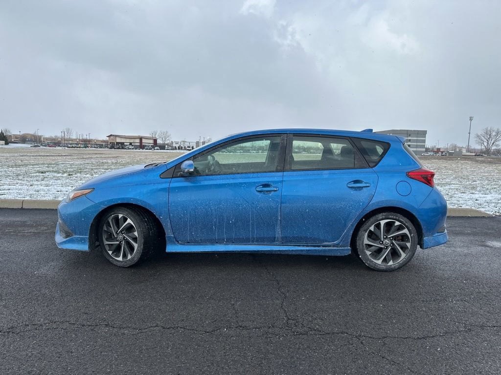 Used 2017 Toyota Corolla iM image 7