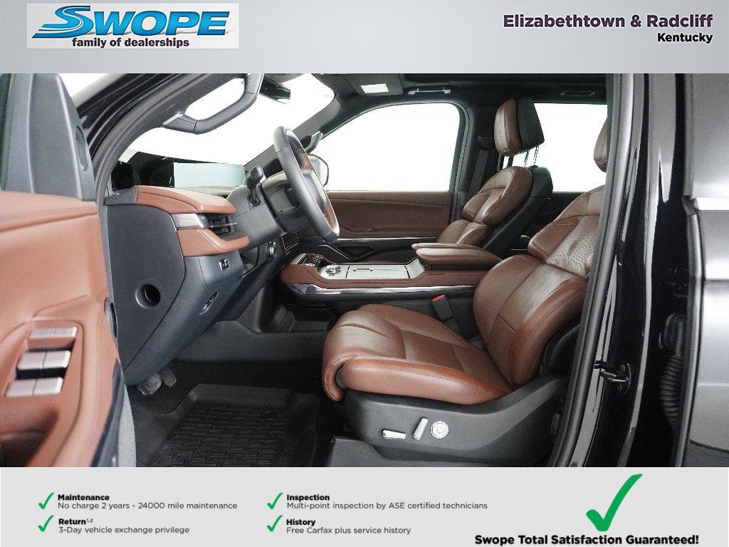 Used 2025 Lincoln Navigator Reserve image 13