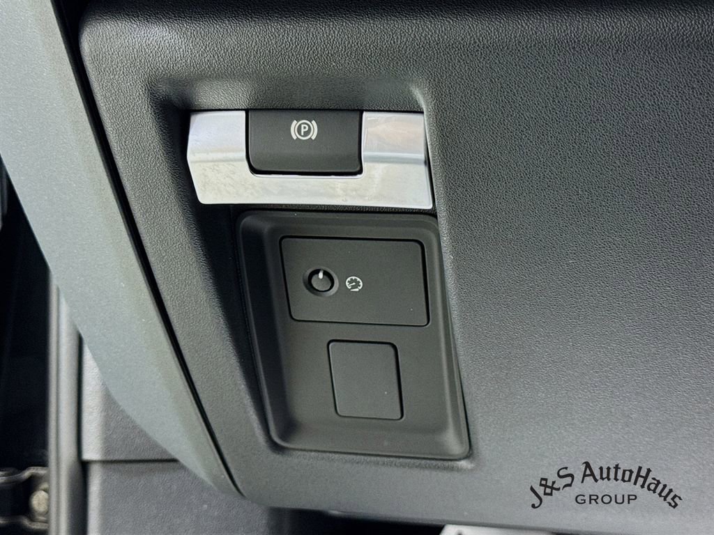 Used 2022 Land Rover Defender 110 X image 10