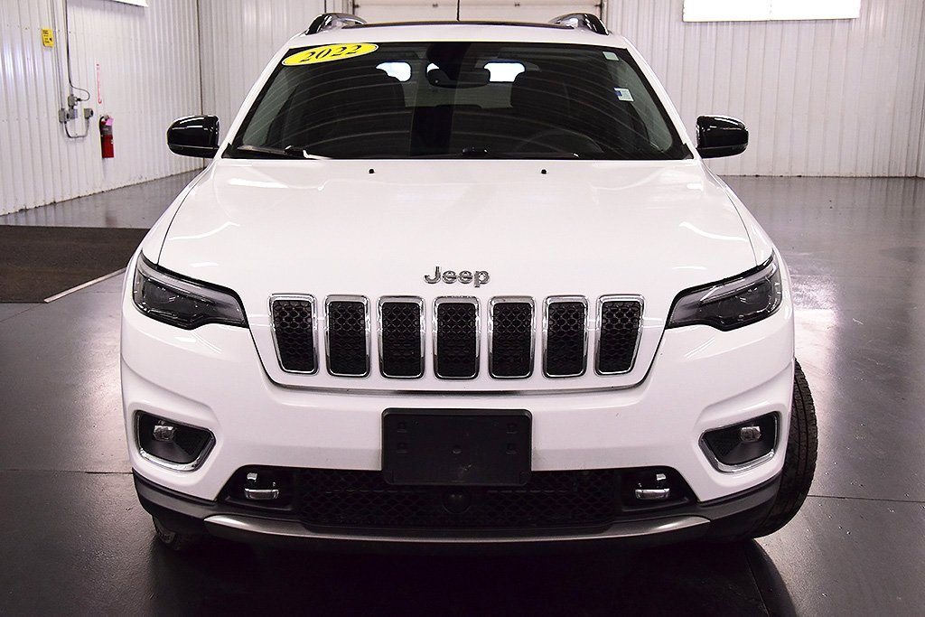 Used 2022 Jeep Cherokee Limited w/ Elite Package image 2