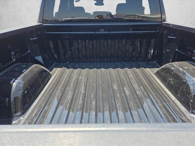 Used 2024 Chevrolet Silverado 1500 LT RWD image 6