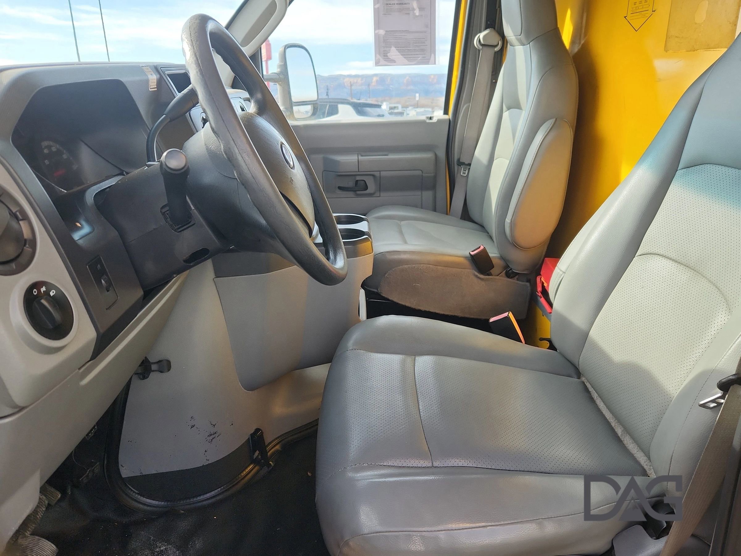 Used 2015 Ford E-350 and Econoline 350 Super Duty image 6