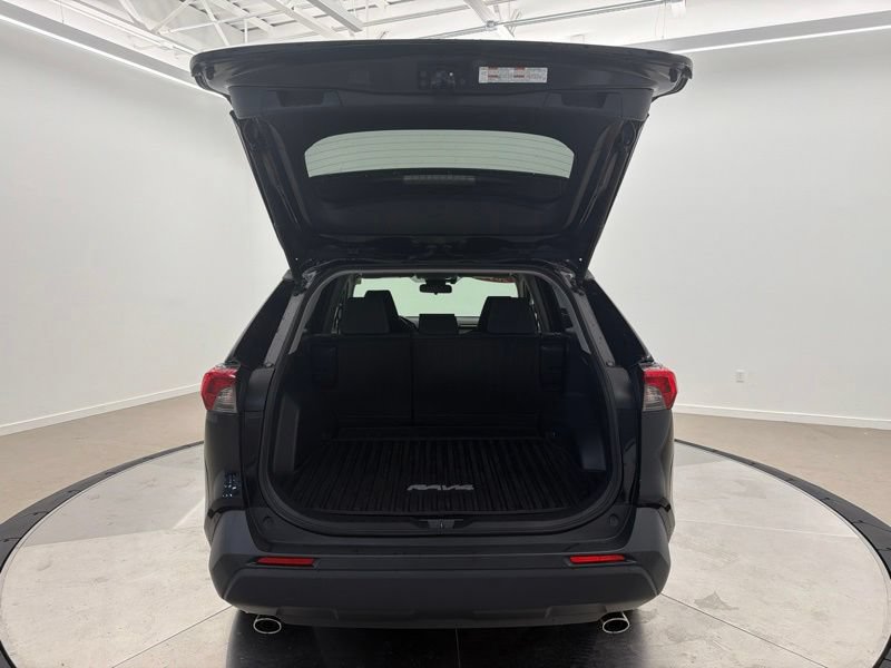 Used 2019 Toyota RAV4 XLE w/ Convenience Package AWD/4WD image 9