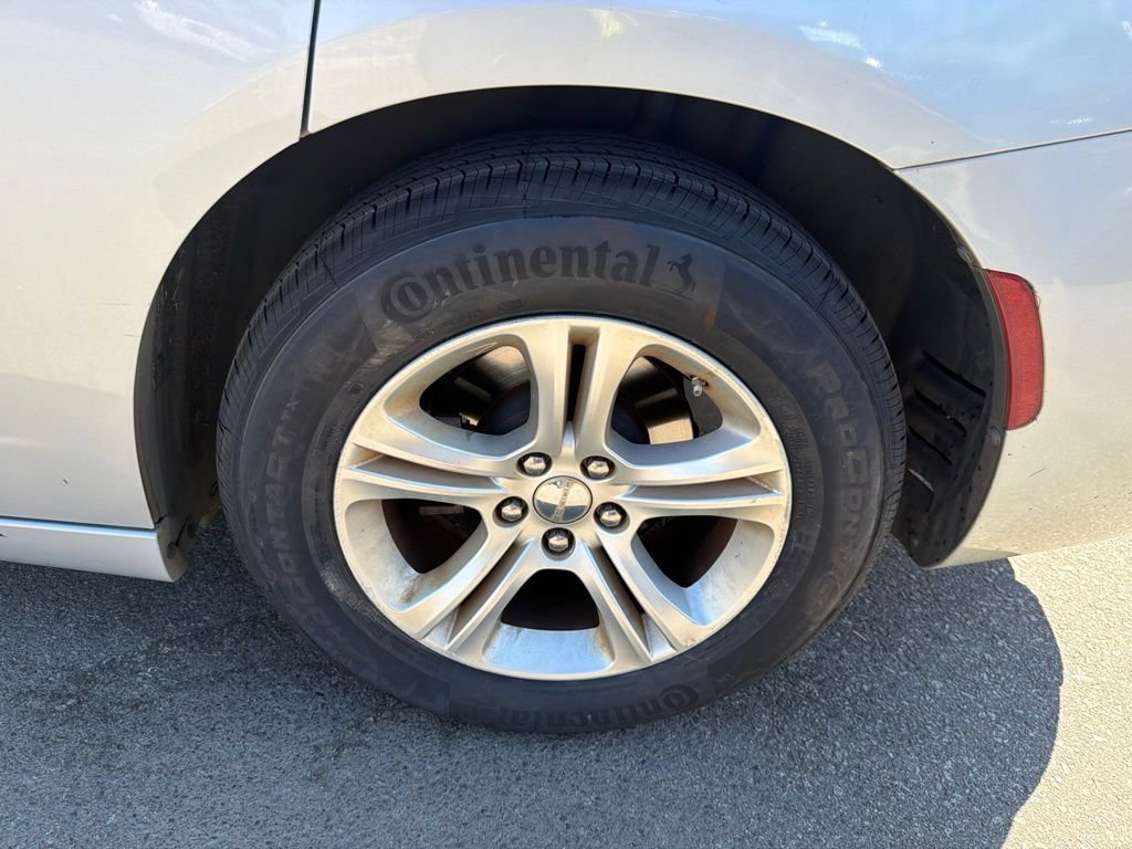 Used 2022 Dodge Charger SXT RWD image 9