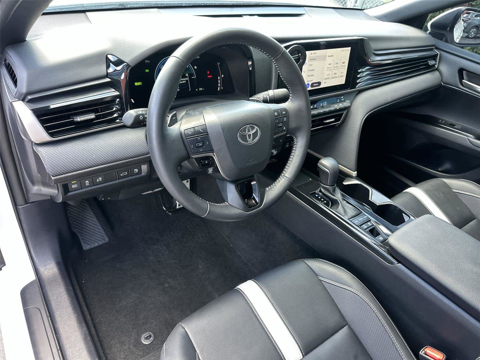 Used 2025 Toyota Camry SE w/ Convenience Package AWD/4WD image 2