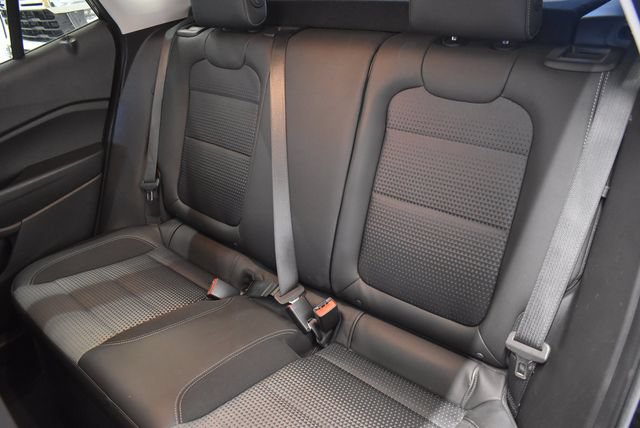 Used 2025 Chevrolet Trax LT FWD image 7