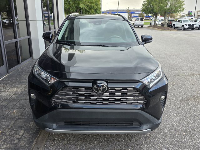 Used 2019 Toyota RAV4 Limited w/ Cold Weather Package FWD image 2