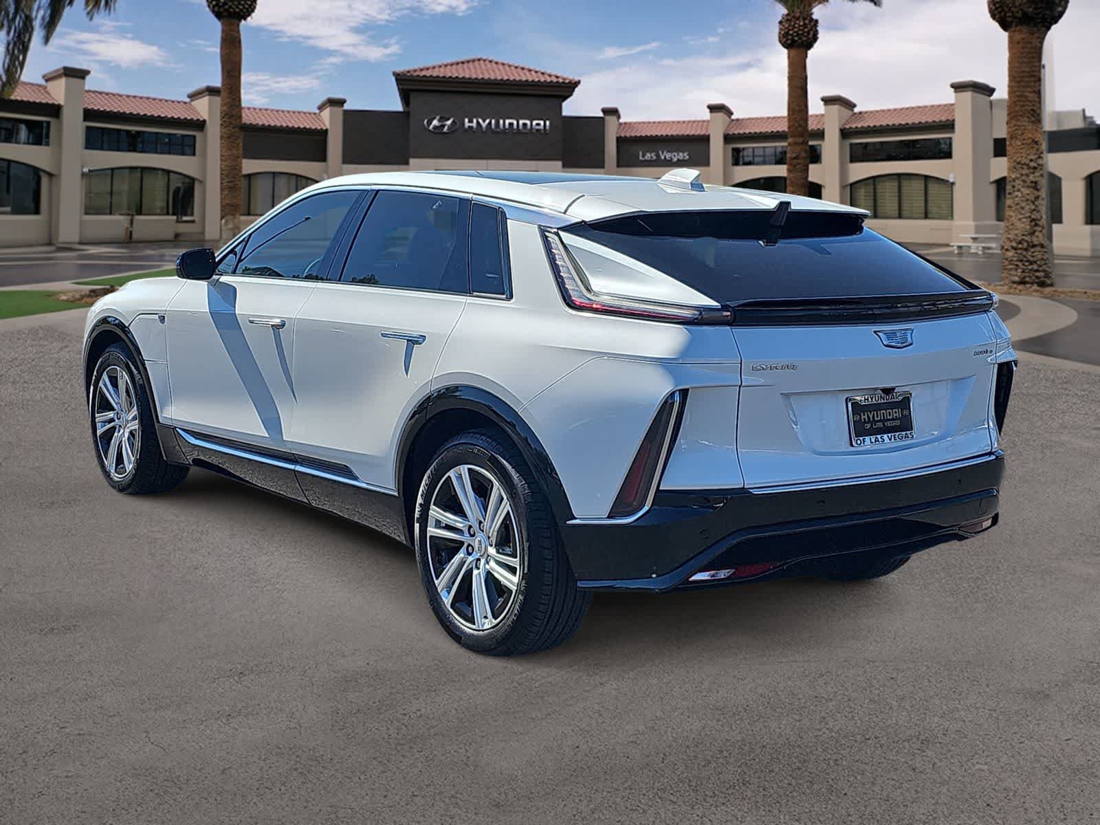 Used 2024 Cadillac Lyriq Tech AWD/4WD image 7