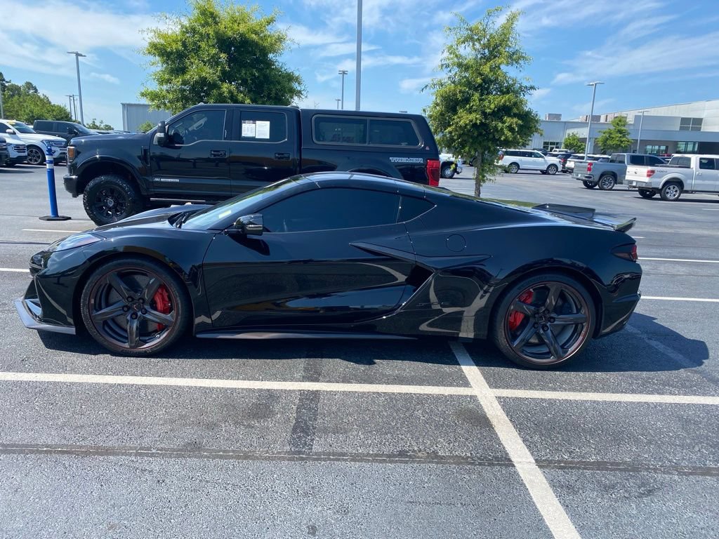 Used 2025 Chevrolet Corvette Z06 RWD image 4