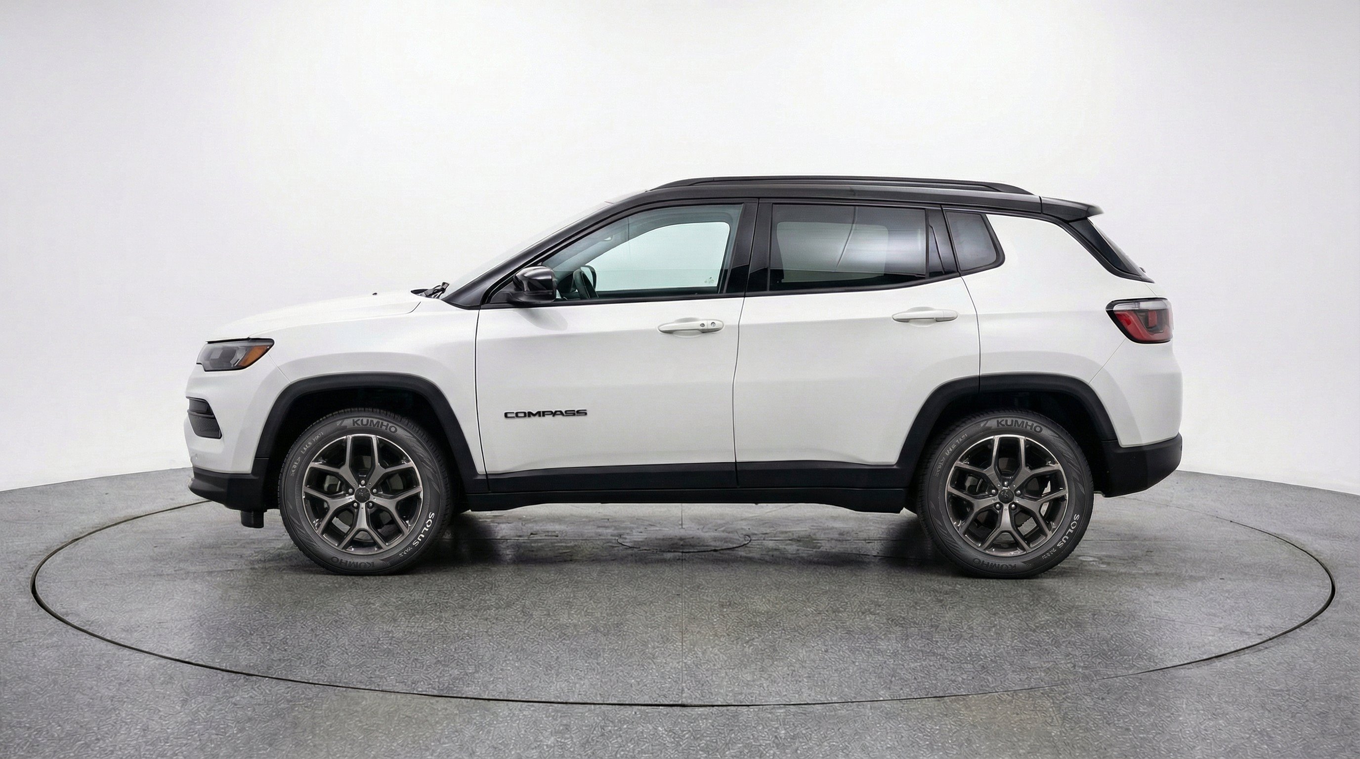 Used 2025 Jeep Compass Limited AWD/4WD image 5