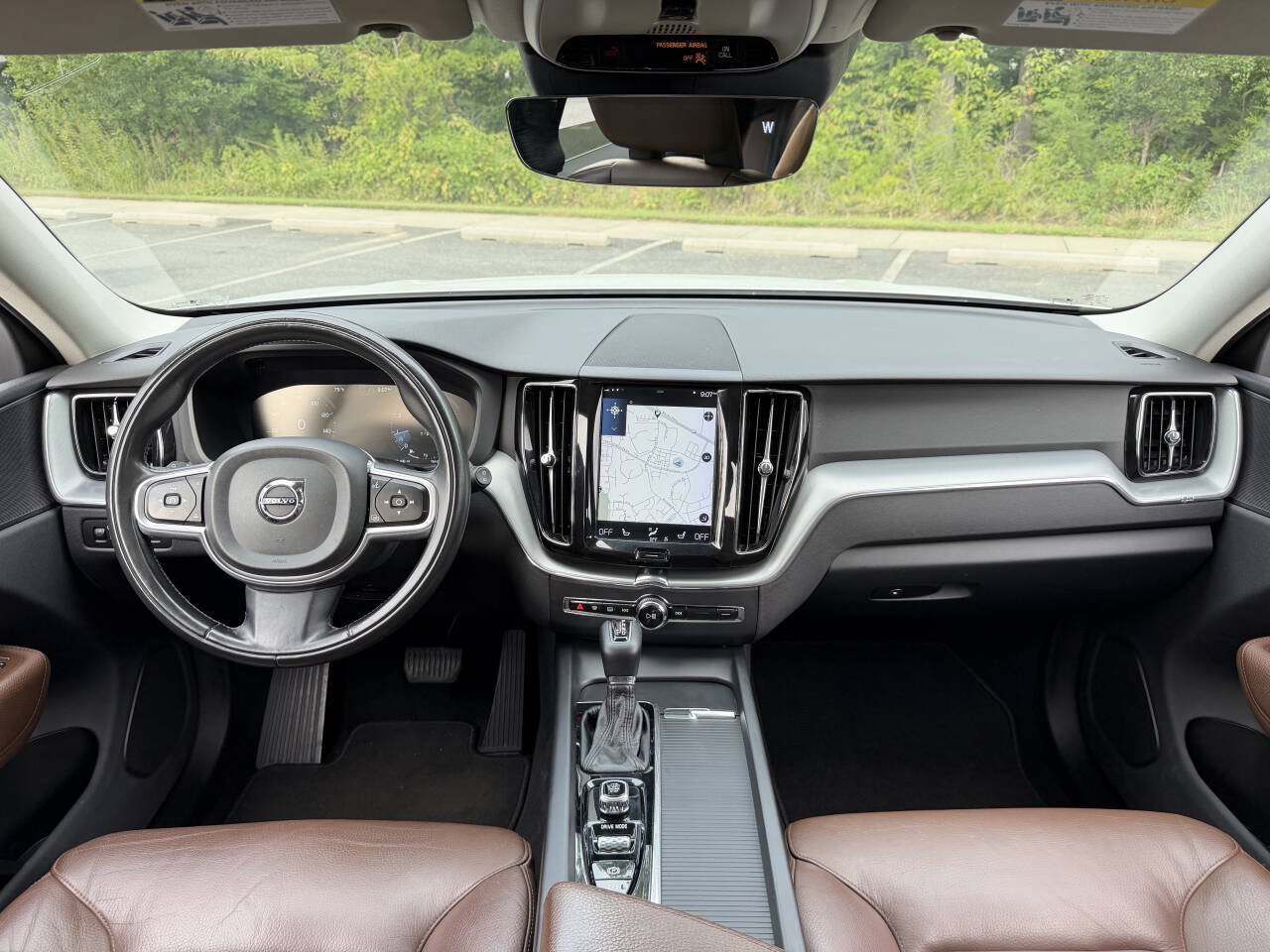Used 2018 Volvo XC60 T5 Momentum w/ Convenience Package AWD/4WD image 16