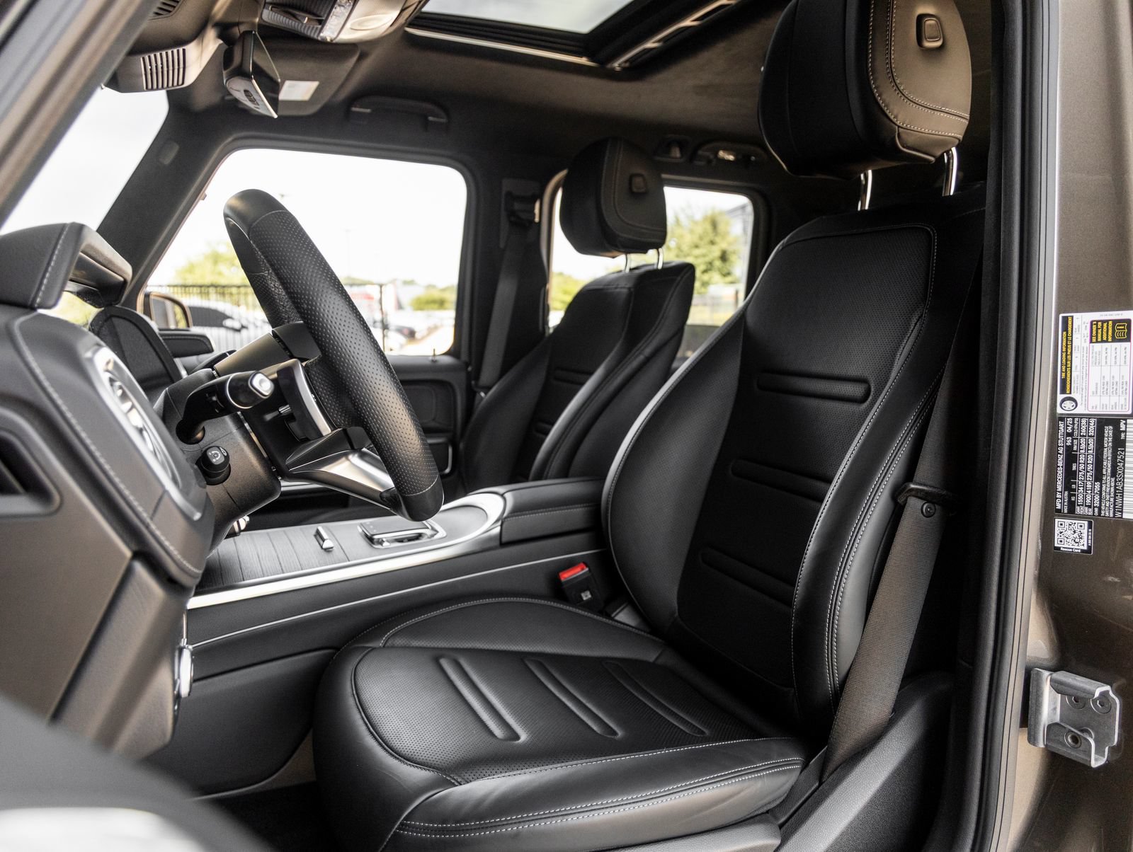 Used 2025 Mercedes-Benz G 550 image 25