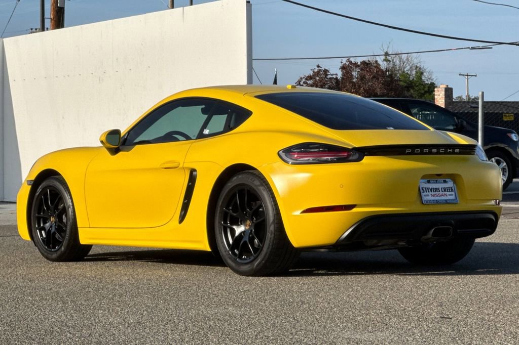 Used 2022 Porsche 718 Cayman RWD image 5